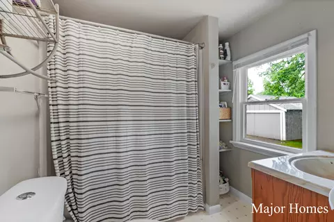 814 Pearl St, Belding, MI 48809 photo 9