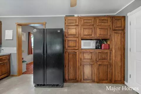 814 Pearl St, Belding, MI 48809 photo 8