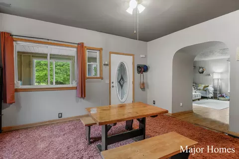 814 Pearl St, Belding, MI 48809 photo 3
