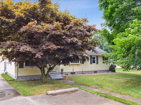2165 Maple Dr, Jackson, MI 49203 photo 2