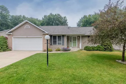 9673 Sterling Oaks Dr, Portage, MI 49002
