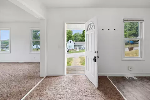 601 Clinton St, Marshall, MI 49068 photo 5