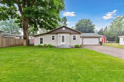 68 Warbler Dr NE, Sparta, MI 49345