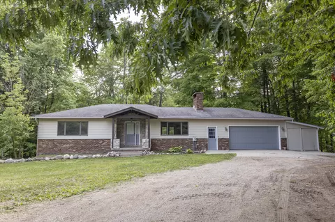 15520 Waldron Way, Big Rapids, MI 49307