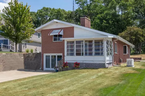 70293 Sunset Blvd, Union, MI 49130