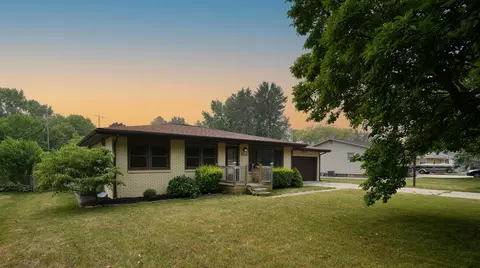 968 Fairlawn Rd, St. Joseph, MI 49085
