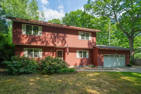 11410 Lakeshore Dr, Grand Haven, MI 49417
