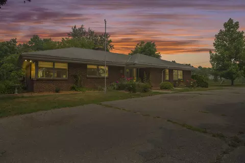 13648 Ironwood Dr NW, Grand Rapids, MI 49534