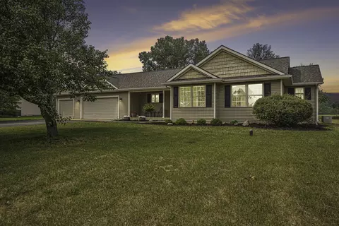 24402 Vargas Dr, Mattawan, MI 49071