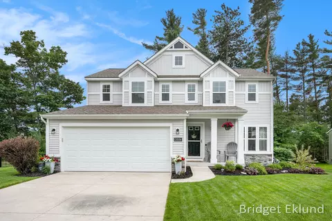 13556 Stafford Dr, Nunica, MI 49448