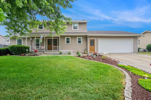 226 Huizenga Ave, Zeeland, MI 49464
