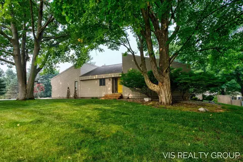 15121 Westray St, Grand Haven, MI 49417
