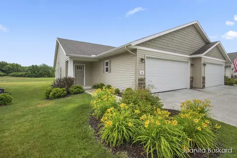 74 Homestead Acres Rd NW, Sparta, MI 49345