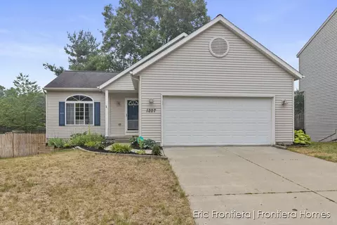 1207 Tamarack Ct, Greenville, MI 48838