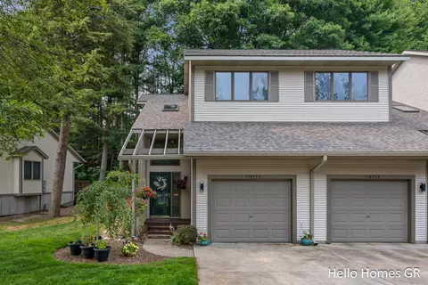 17879 Hidden Dunes Ln #A, Spring Lake, MI 49456