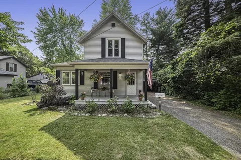 314 Hicks Ave, Plainwell, MI 49080