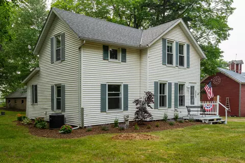 2648 62nd St, Fennville, MI 49408