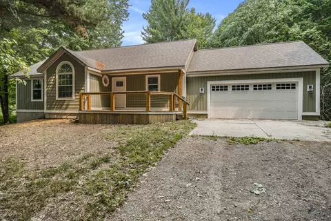 15194 Kelly St, Spring Lake, MI 49456