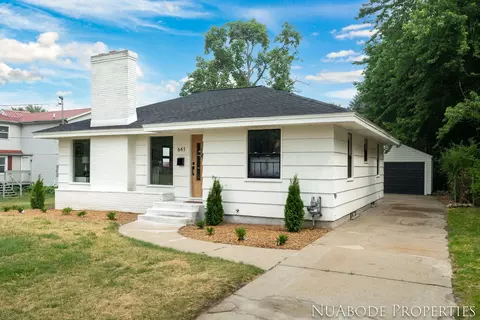 641 3 Mile Rd NE, Grand Rapids, MI 49505