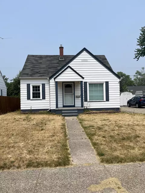 1316 Princeton Rd, Norton Shores, MI 49441