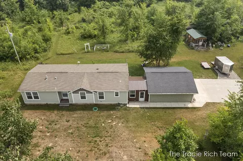 12644 7 Mile Rd NE, Belding, MI 48809