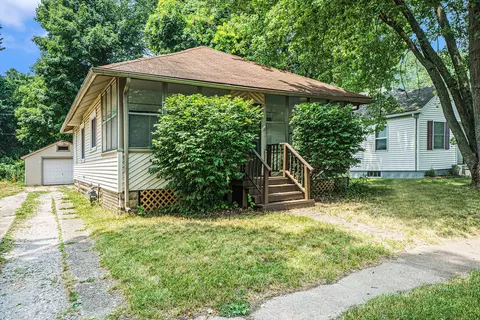 641 Constantine St, Three Rivers, MI 49093