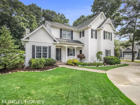 1024 N Robinhood Dr, Muskegon, MI 49445