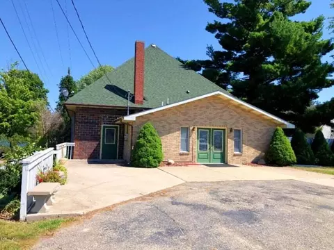 118 Center St, Six Lakes, MI 48886