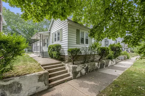 1315 Quarry Ave NW, Grand Rapids, MI 49504