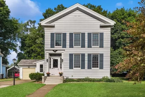 307 Chippewa St, Buchanan, MI 49107