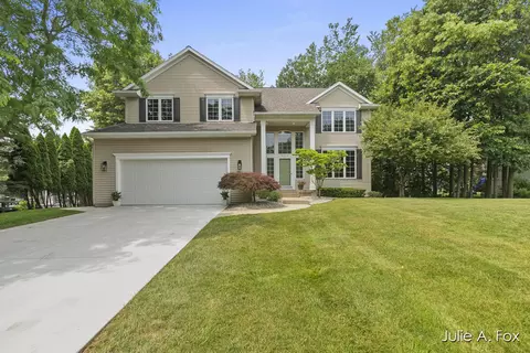 3315 Falcon Ridge Ct NE, Grand Rapids, MI 49525