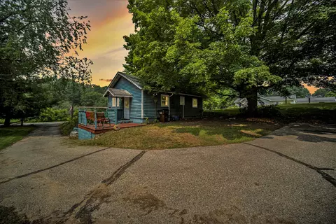 8251 Water St, Grass Lake, MI 49240