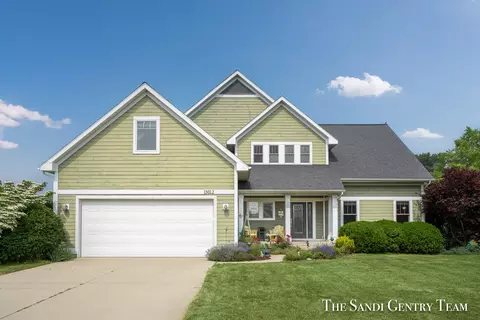 13012 Acacia Dr, Grand Haven, MI 49417