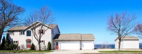 1524 Lakeshore Dr, Muskegon, MI 49441