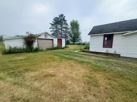 1086 Millbrook Rd, Blanchard, MI 49310 photo 2