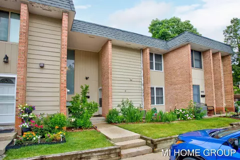 4140 W Saxony Dr SE, Grand Rapids, MI 49508