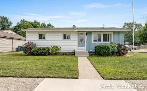 1600 Slayton Ave, Grand Haven, MI 49417