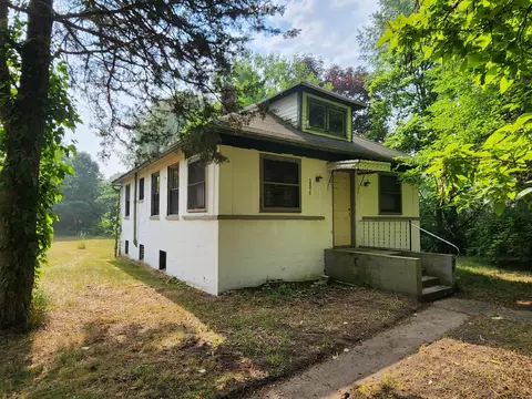 59213 Lambert Rd, Three Rivers, MI 49093