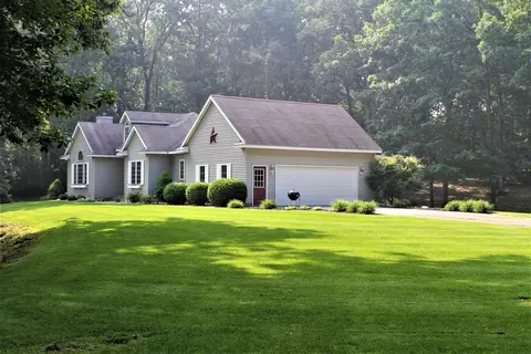 4884 133rd Ave, Hamilton, MI 49419