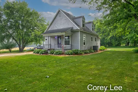 6096 Zahm Rd, Belding, MI 48809