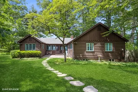 14600 Meadow Ln, Lakeside, MI 49116