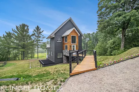 740 W Skeels Rd, Montague, MI 49437