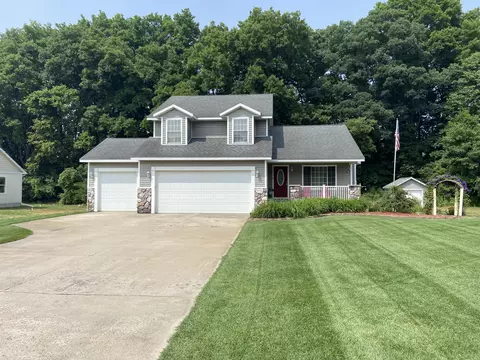 3221 Fairhaven Dr, Allegan, MI 49010