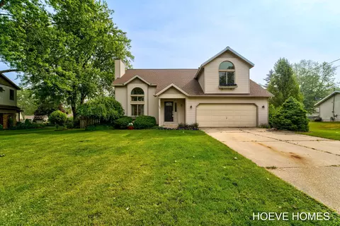 155 Sorrento Dr, Holland, MI 49423