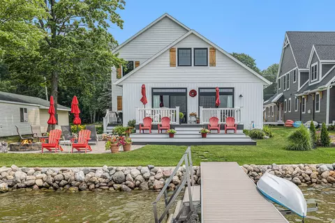 9231 S Catalpa Ave, Newaygo, MI 49337