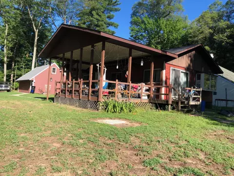 6835 Carrigan Dr, Newaygo, MI 49337 photo 1