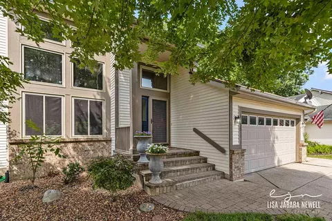 4496 Brookmeadow Dr SE, Kentwood, MI 49512