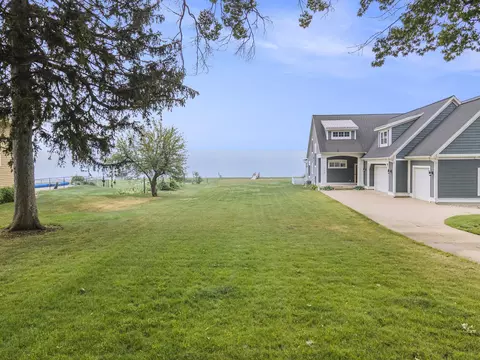 Vl Glenwood Avenue, Muskegon, MI 49445