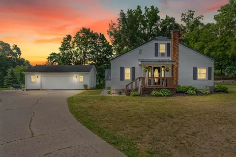 201 Reading Ave, Jonesville, MI 49250