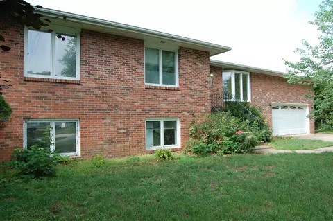5030 W Bluffview Dr, Berrien Springs, MI 49103